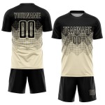 Benutzerdefiniertes Fußballtrikot in Schwarz mit Sublimationsdruck, cremefarben Benutzerdefiniertes Fußballtrikot in Schwarz mit Sublimationsdruck, cremefarben